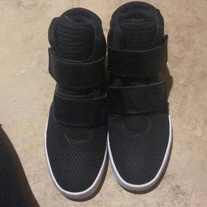 Nike Black Flystepper 2k3 on men’s size 8.5